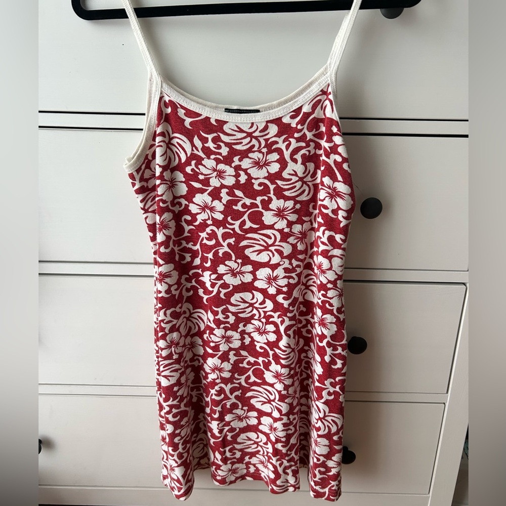 Red and White tropical mini